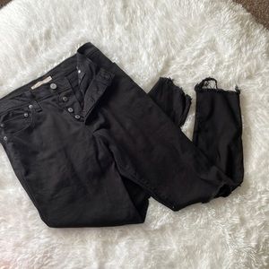 Levi, Women 30, black, distressed